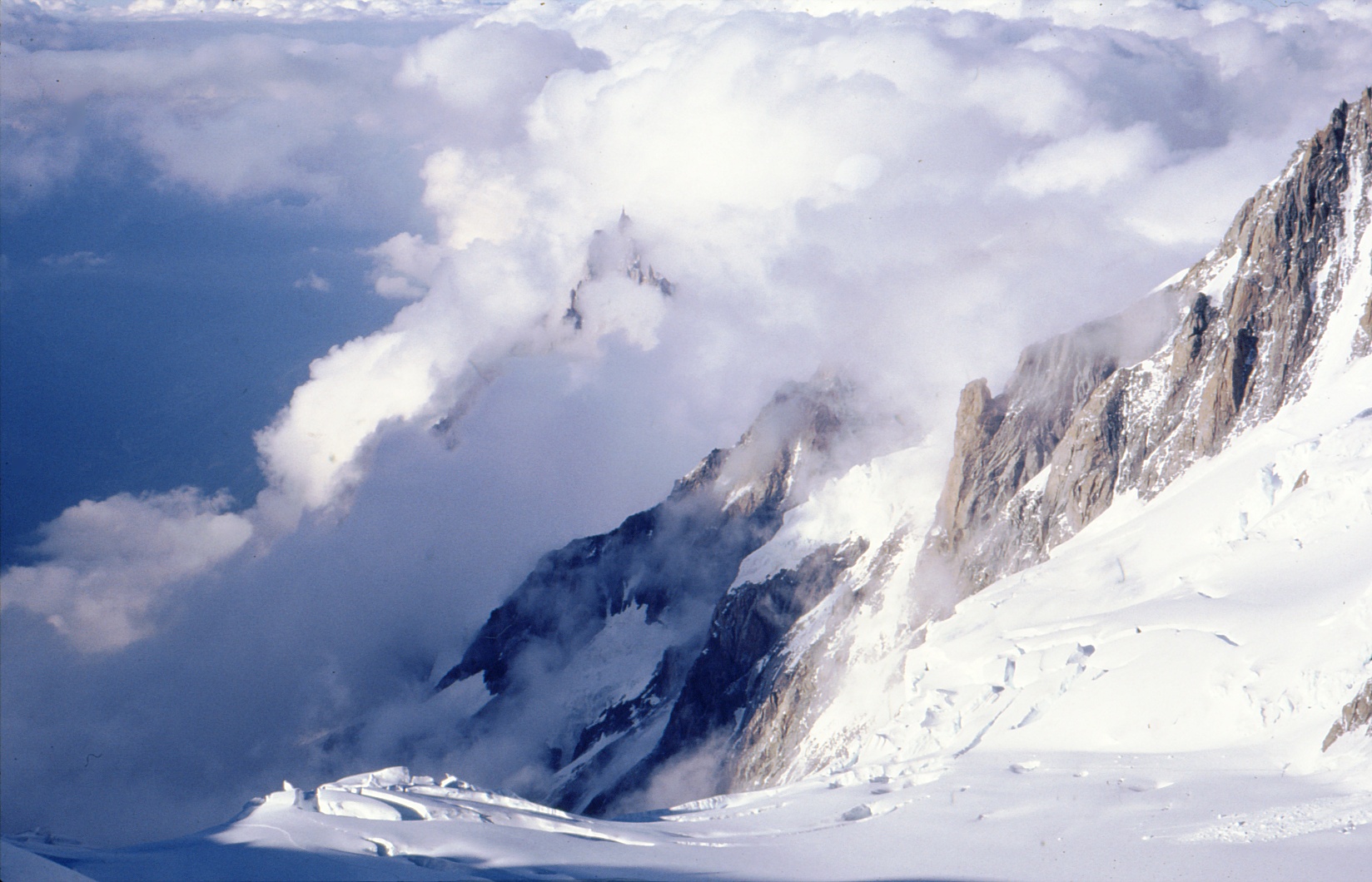 aiguille+mraky